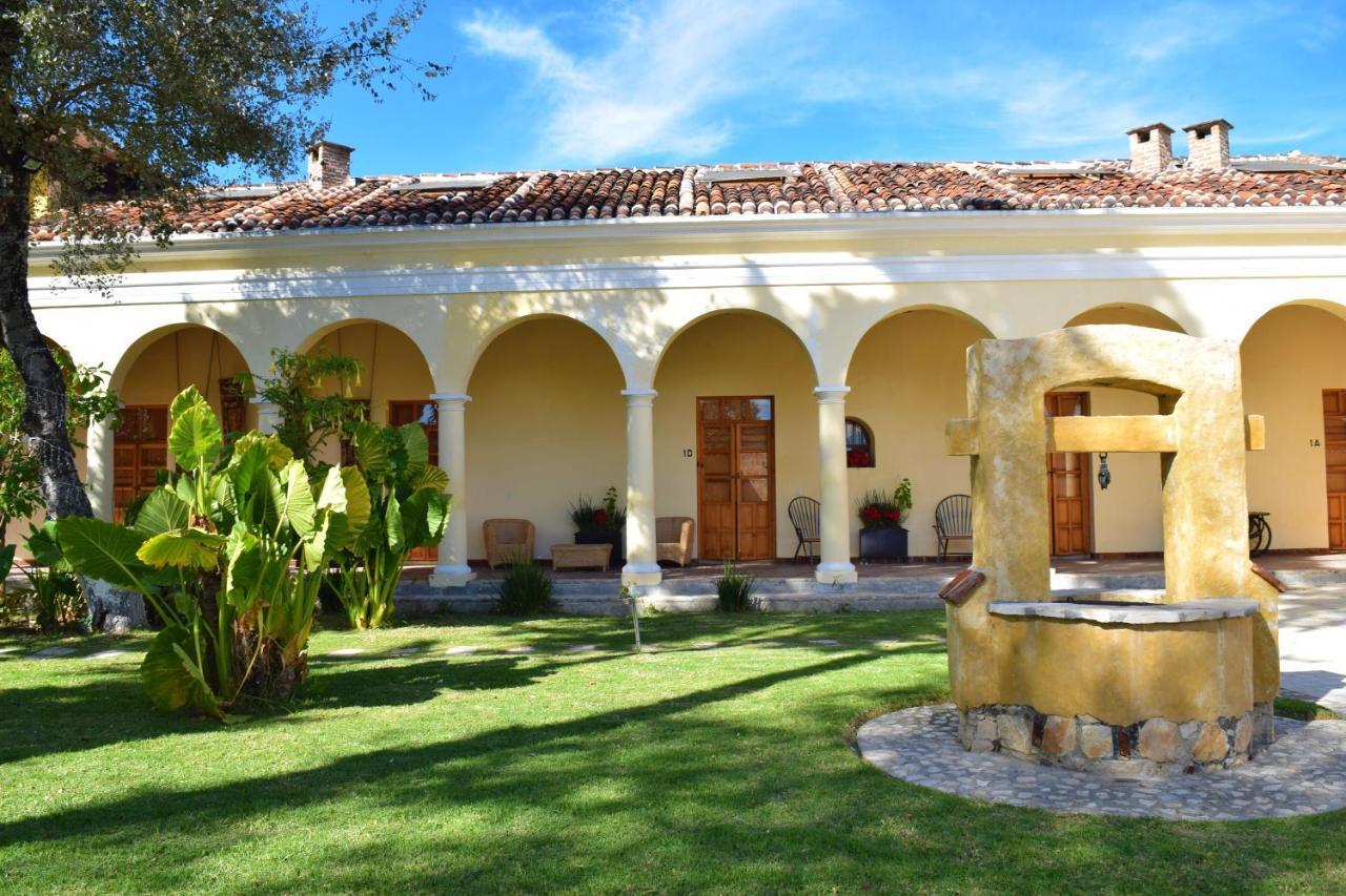 Апарт отель Hacienda Molino Santo Domingo Сан-Кристобаль-де-Ла-Касас Экстерьер фото
