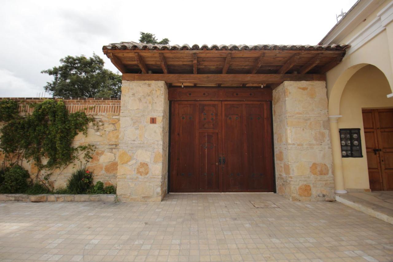 Апарт отель Hacienda Molino Santo Domingo Сан-Кристобаль-де-Ла-Касас Экстерьер фото